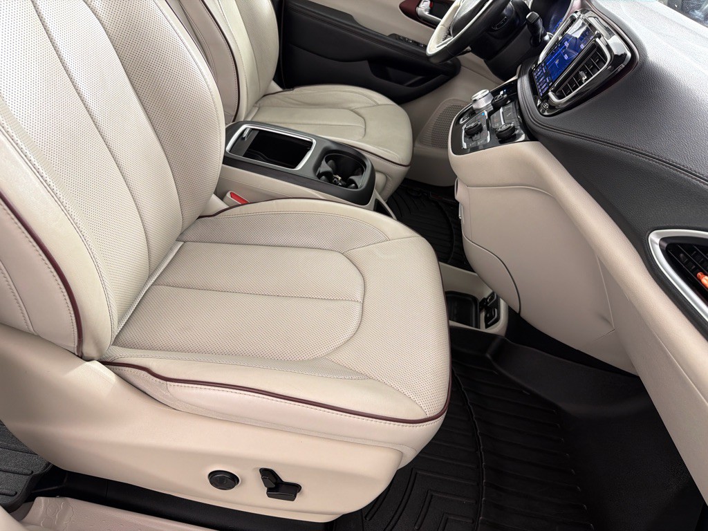 2020 Chrysler Pacifica Image 25