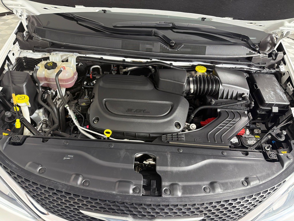 2020 Chrysler Pacifica Image 28