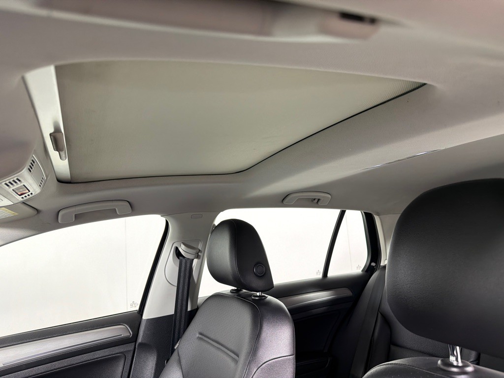 2016 Volkswagen Golf Image 13