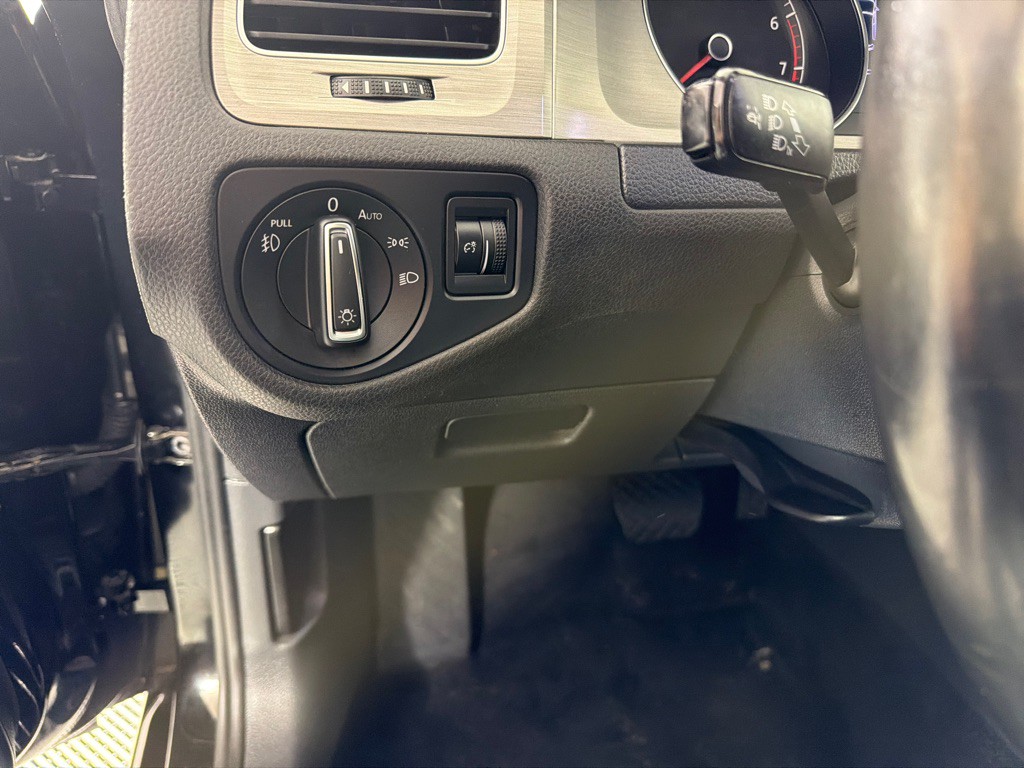 2016 Volkswagen Golf Image 14