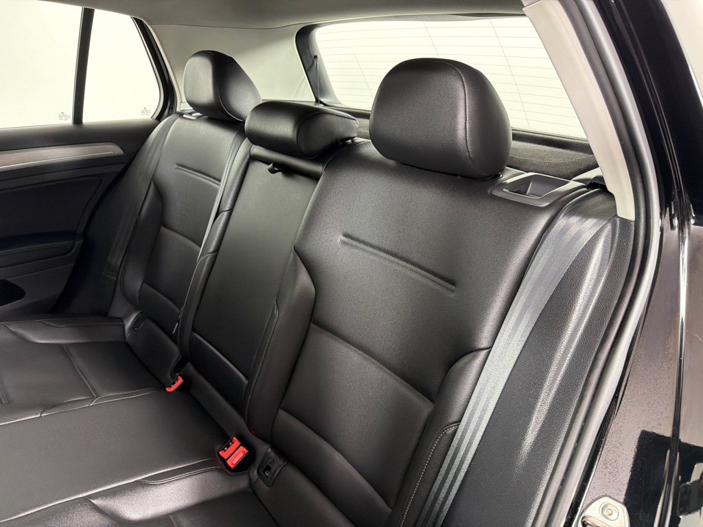 2016 Volkswagen Golf Image 20