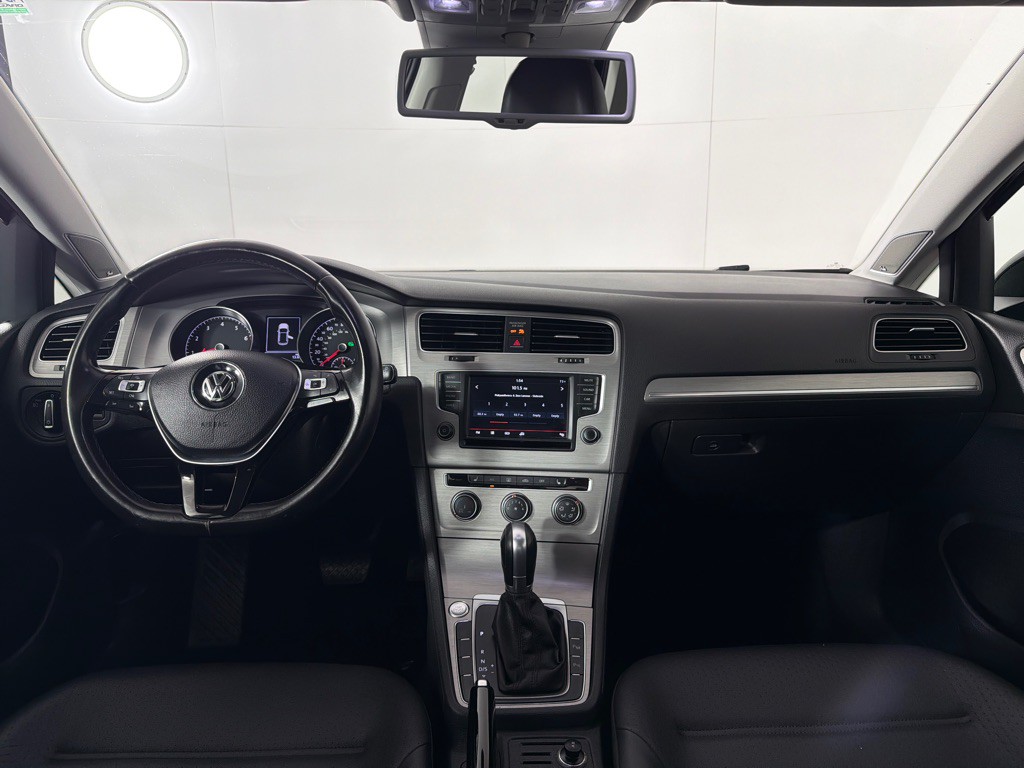 2016 Volkswagen Golf Image 23