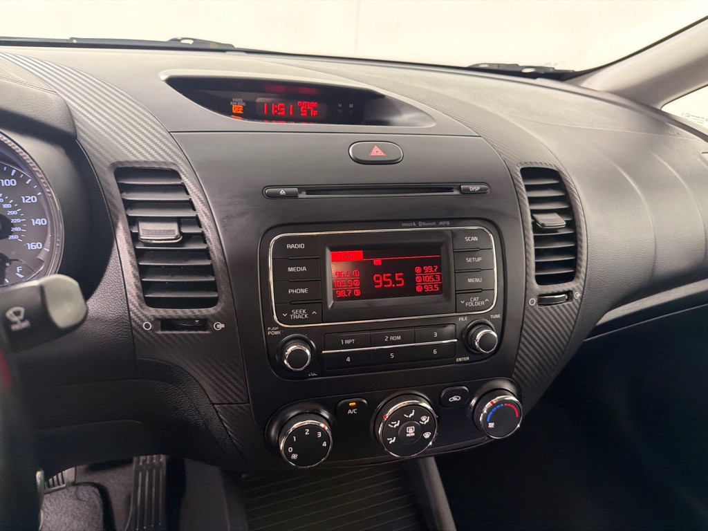 2015 Kia Forte Image 16