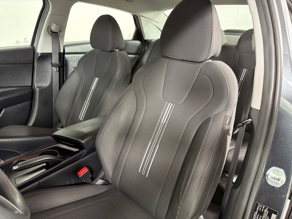 2021 Hyundai Elantra Image 11