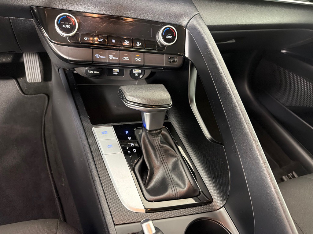 2021 Hyundai Elantra Image 16