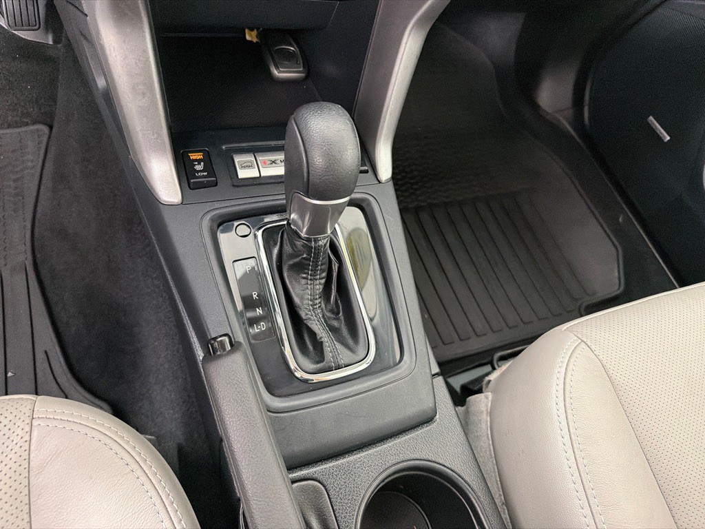 2016 Subaru Forester Image 16