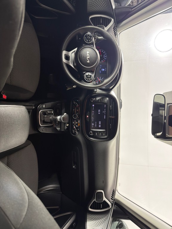 2022 Kia Soul Image 23