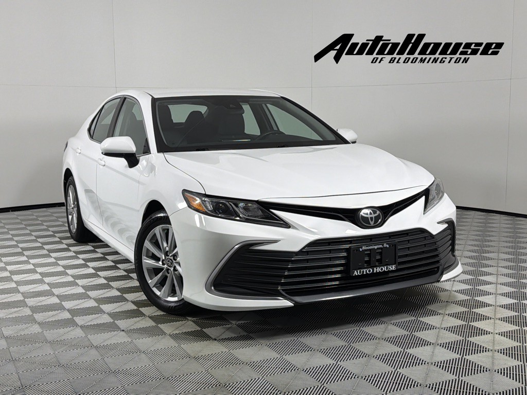 2023 Toyota Camry Image 1