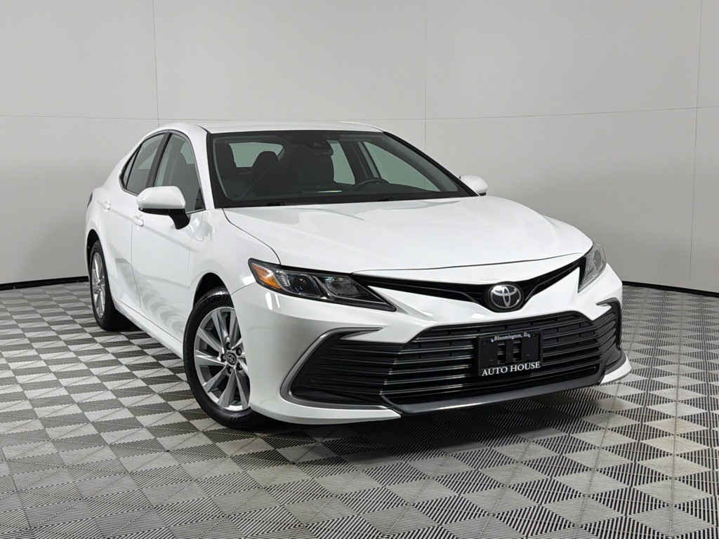 2023 Toyota Camry Image 2