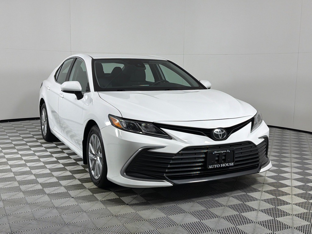 2023 Toyota Camry Image 3