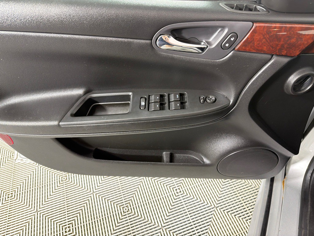 2009 Chevrolet Impala Image 11