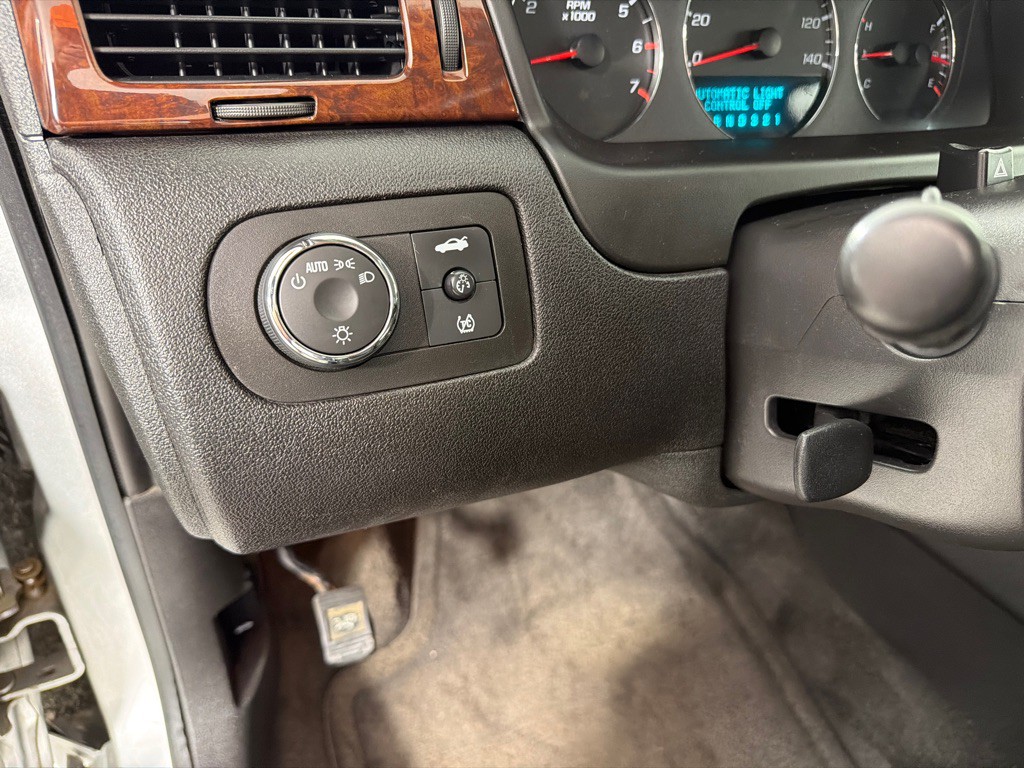 2009 Chevrolet Impala Image 15