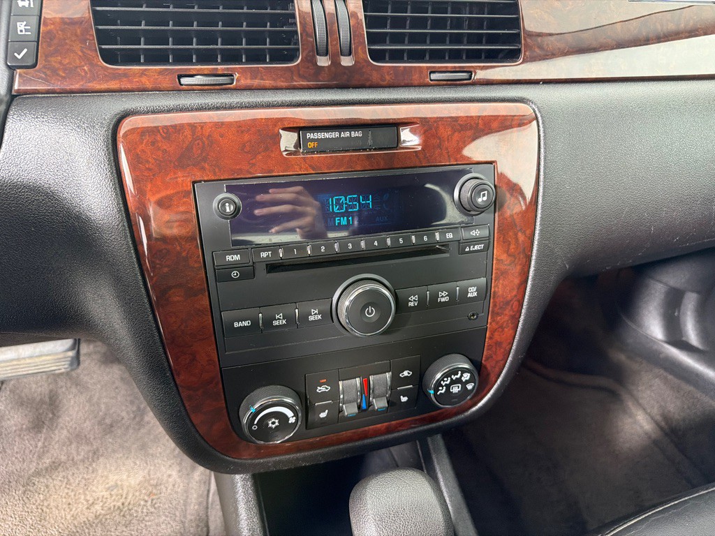 2009 Chevrolet Impala Image 17