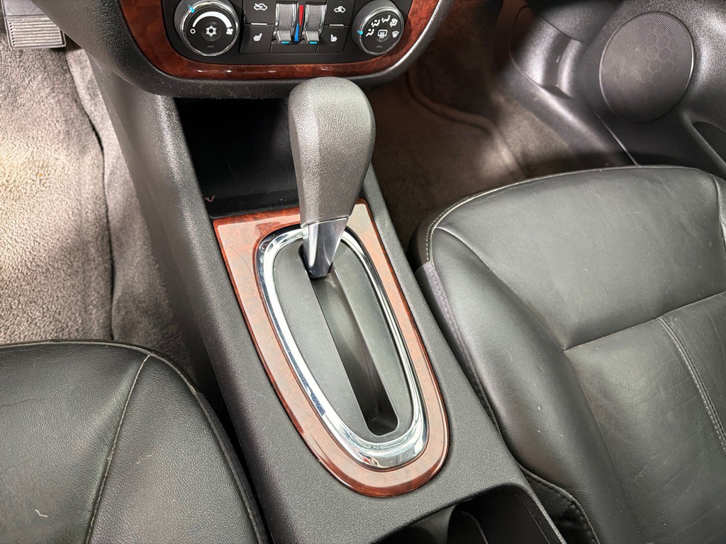 2009 Chevrolet Impala Image 18