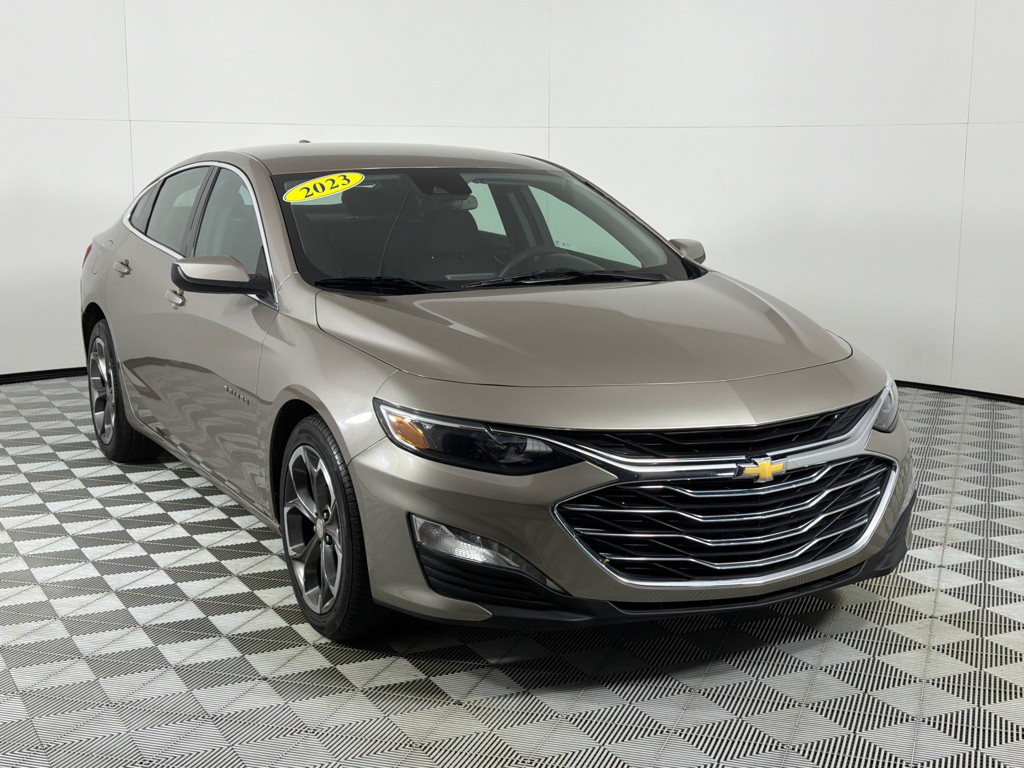 2023 Chevrolet Malibu Image 3