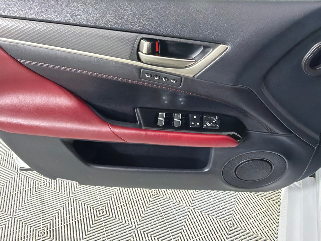 2018 Lexus GS Image 11