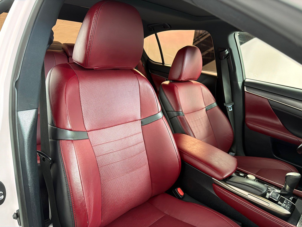 2018 Lexus GS Image 25