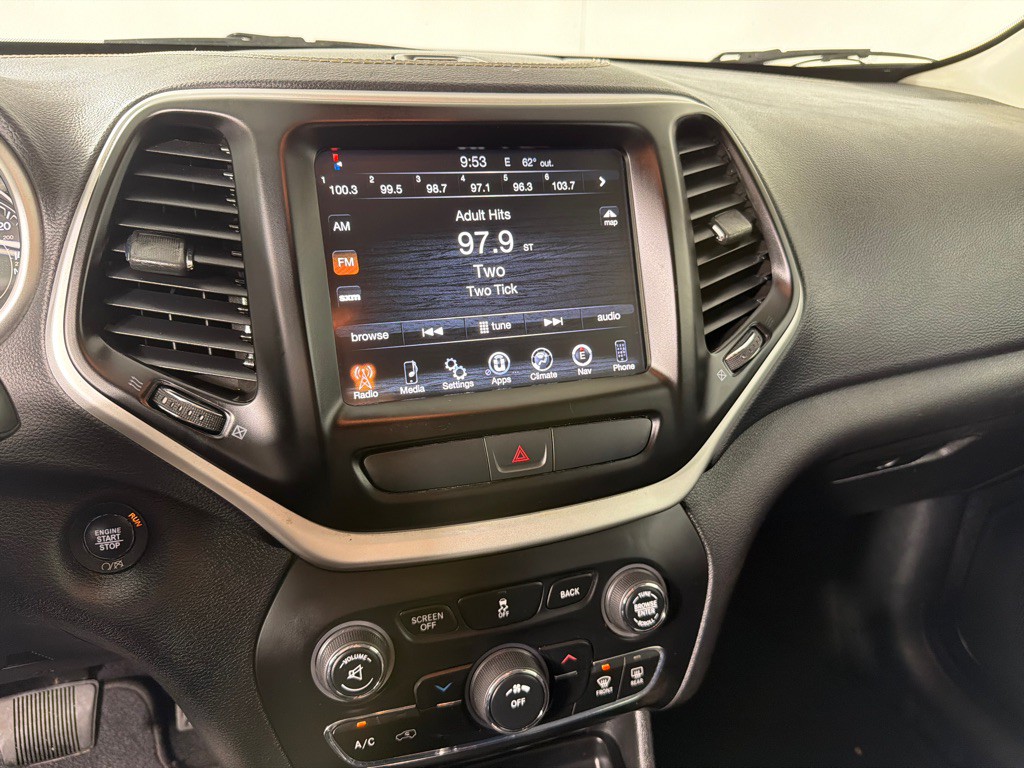 2018 Jeep Cherokee Image 16