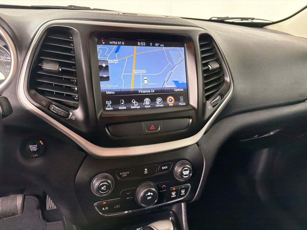 2018 Jeep Cherokee Image 17