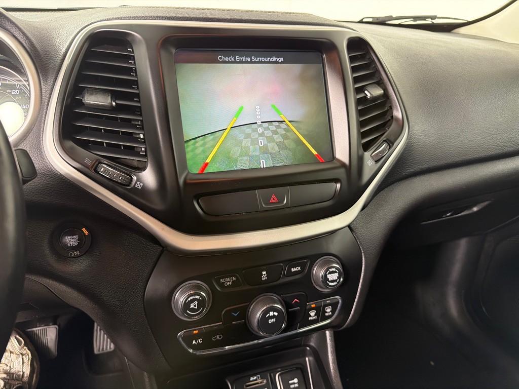 2018 Jeep Cherokee Image 18
