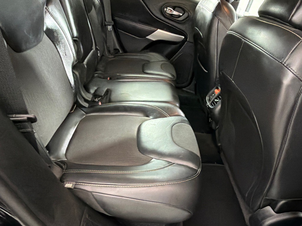 2018 Jeep Cherokee Image 23