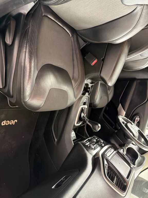 2018 Jeep Cherokee Image 25