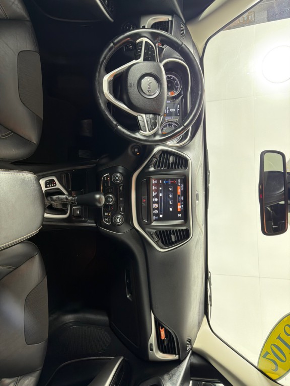 2018 Jeep Cherokee Image 27