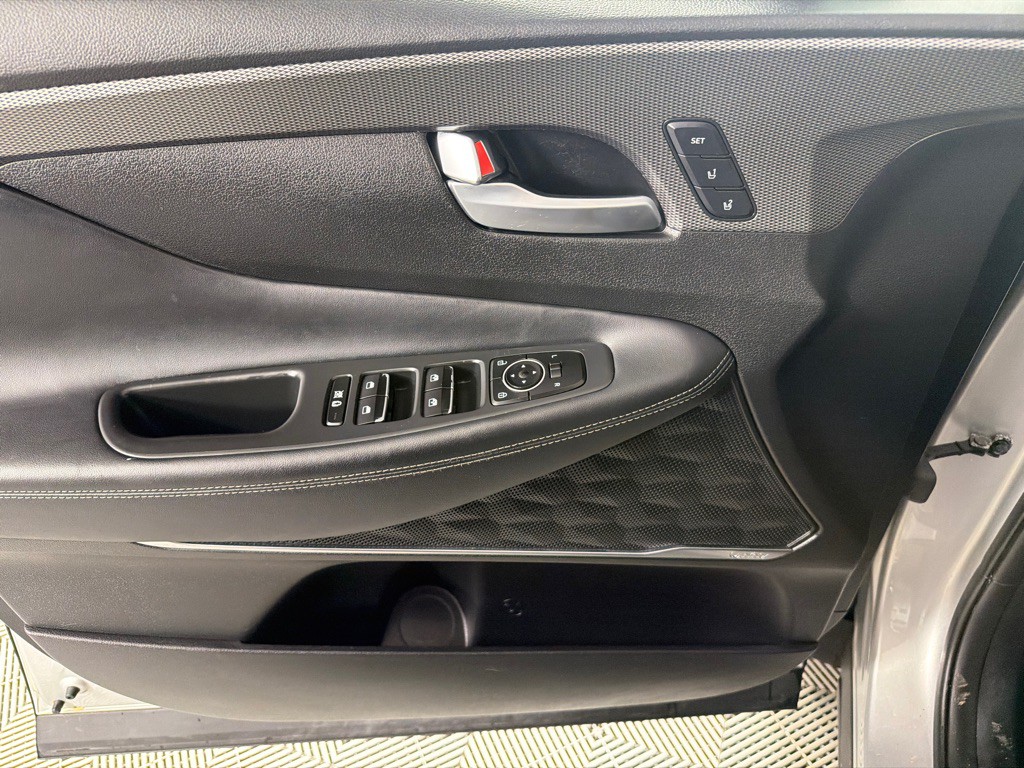 2019 Hyundai Santa Fe Image 10