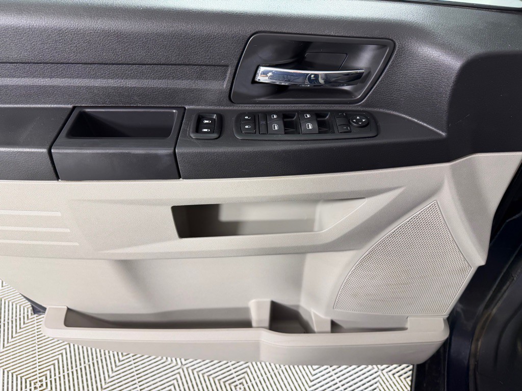 2009 Dodge Grand Caravan Image 10