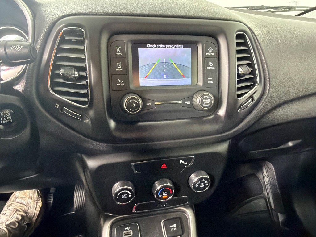2018 Jeep Compass Image 14