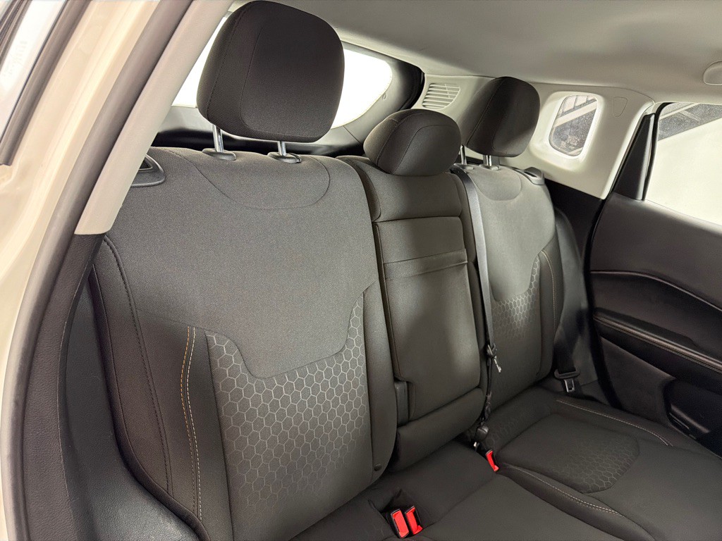 2018 Jeep Compass Image 21