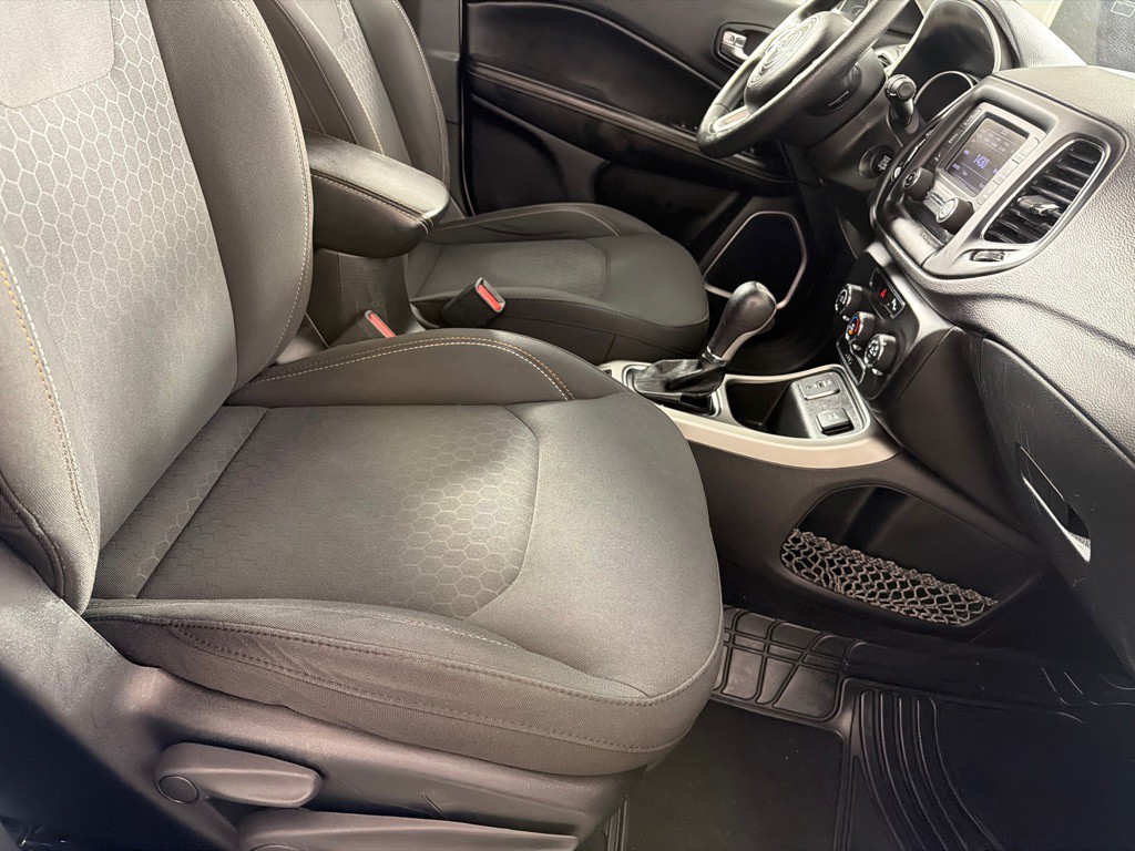 2018 Jeep Compass Image 22