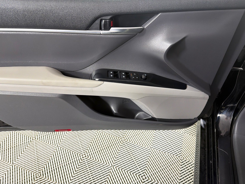 2020 Toyota Camry Image 9