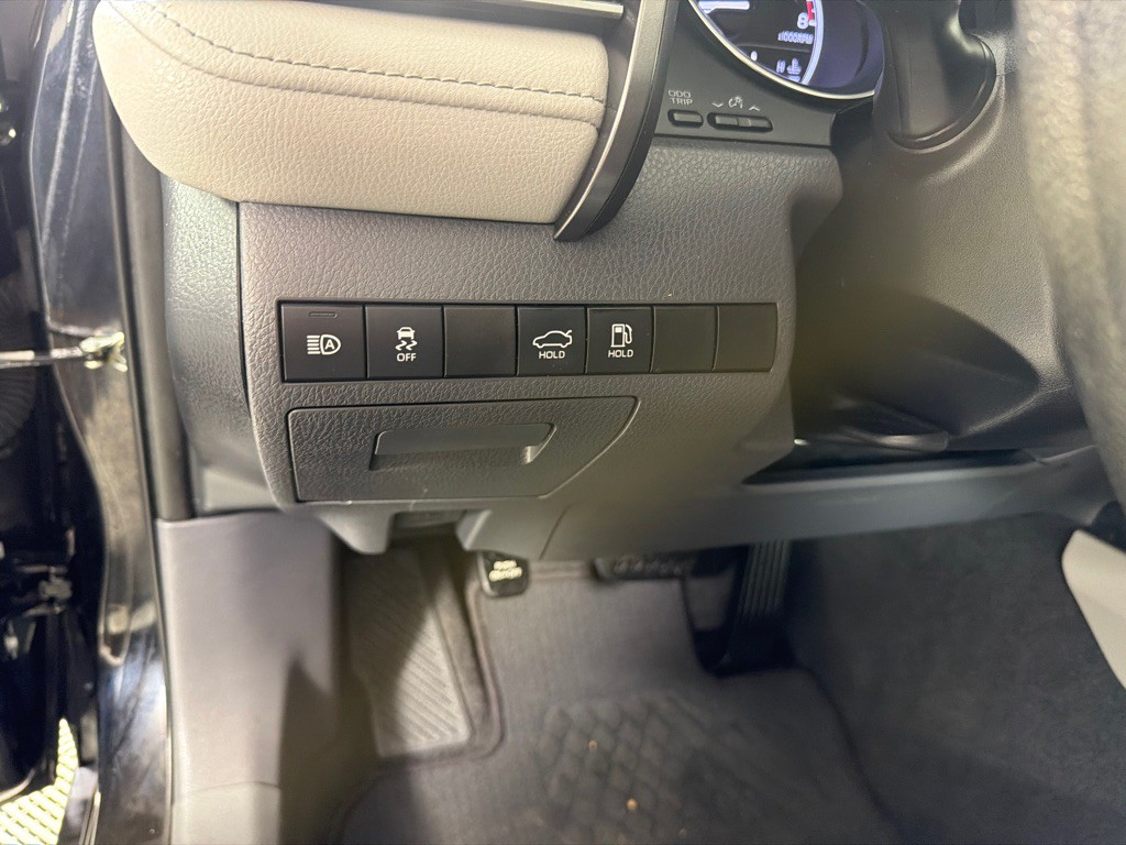 2020 Toyota Camry Image 11