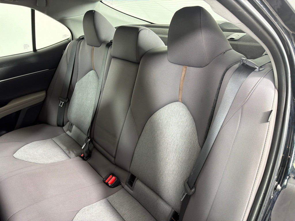 2020 Toyota Camry Image 17