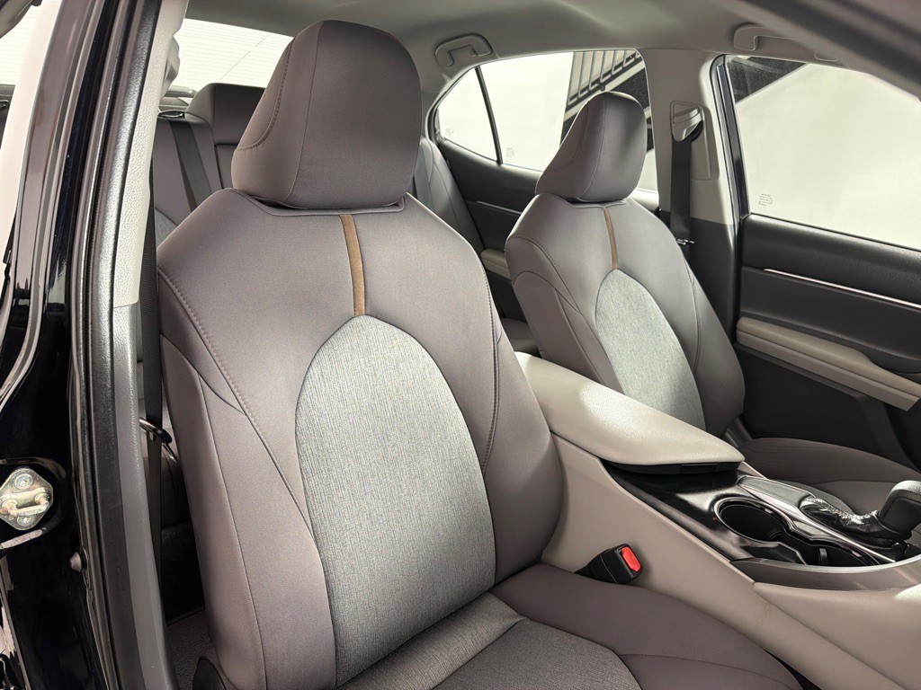 2020 Toyota Camry Image 21