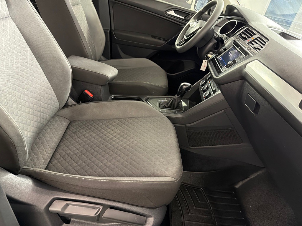 2021 Volkswagen Tiguan Image 25
