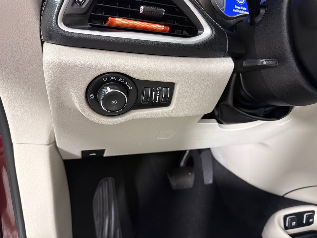 2021 Chrysler Pacifica Image 12