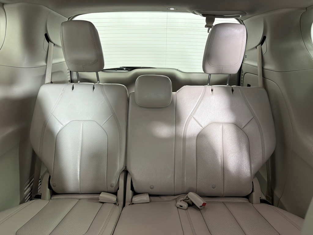 2021 Chrysler Pacifica Image 18