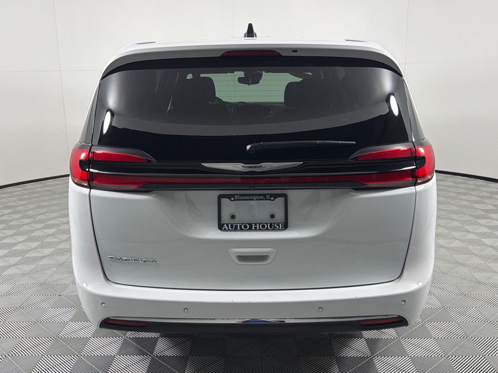2023 Chrysler Pacifica Image 6