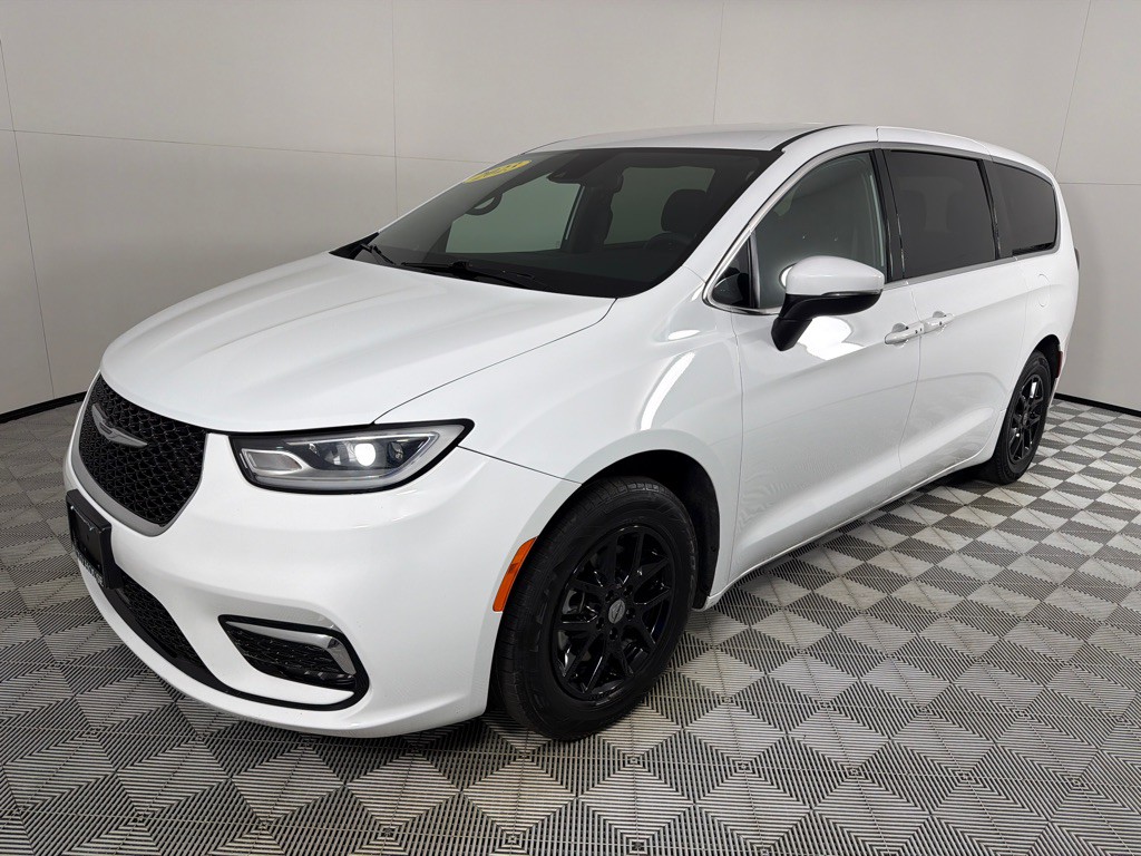 2023 Chrysler Pacifica Image 9