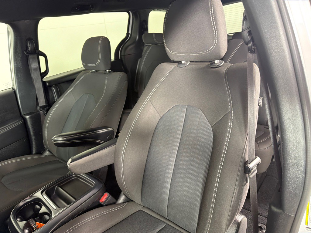 2023 Chrysler Pacifica Image 13