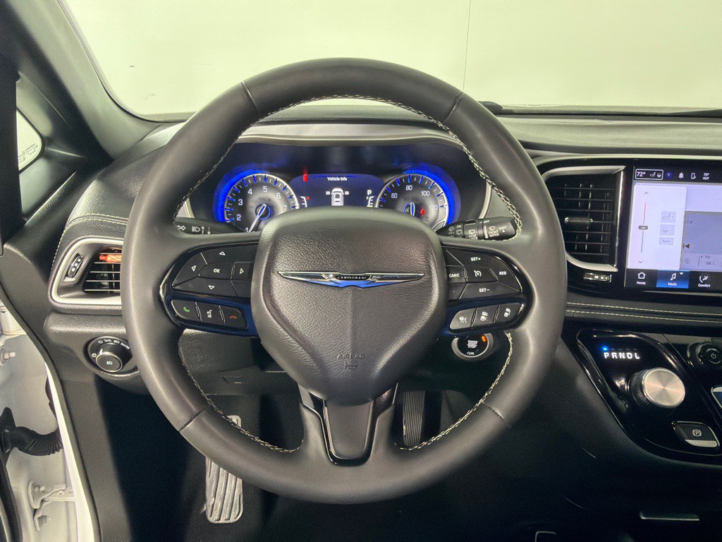 2023 Chrysler Pacifica Image 15