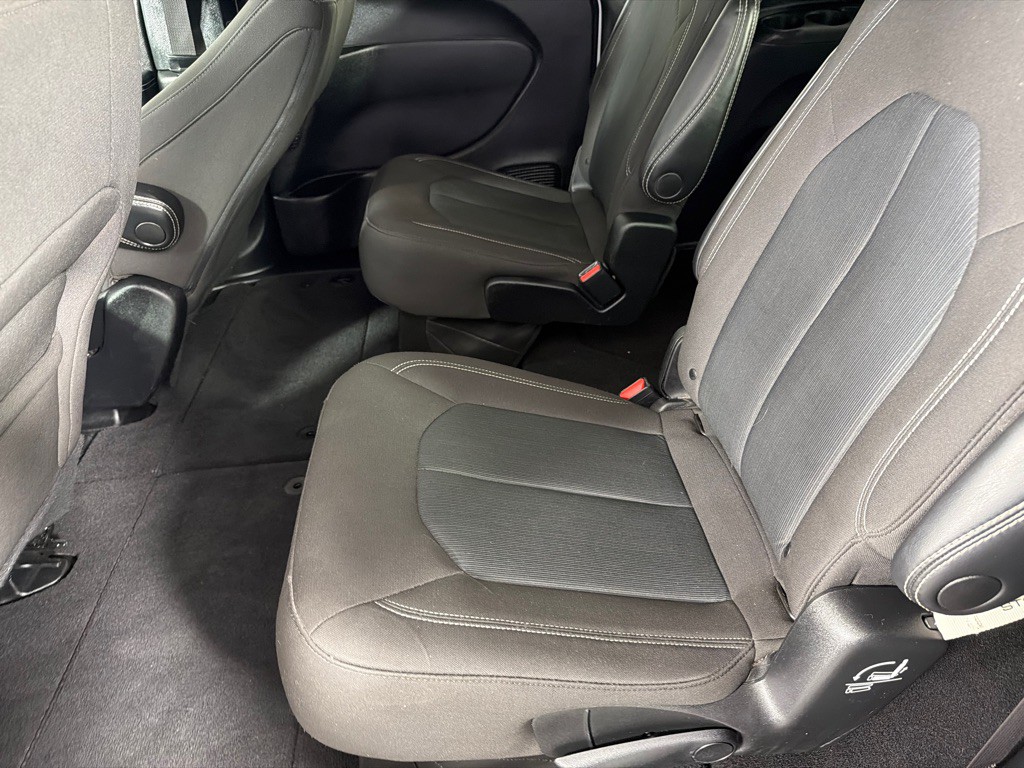 2023 Chrysler Pacifica Image 18