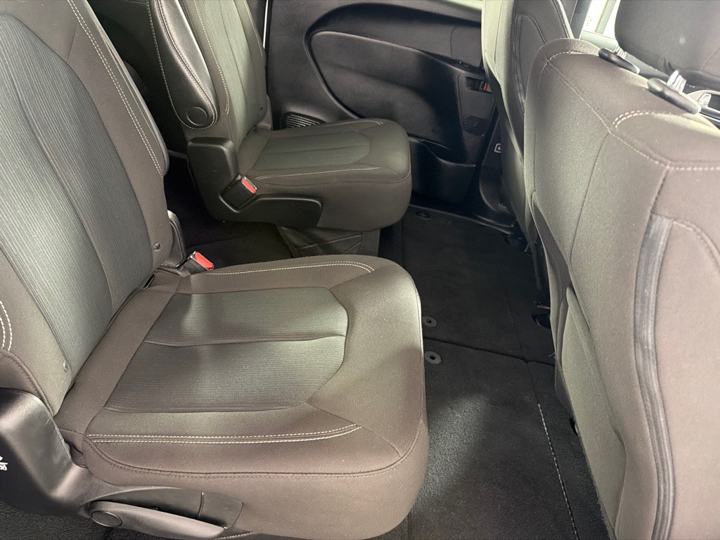 2023 Chrysler Pacifica Image 22
