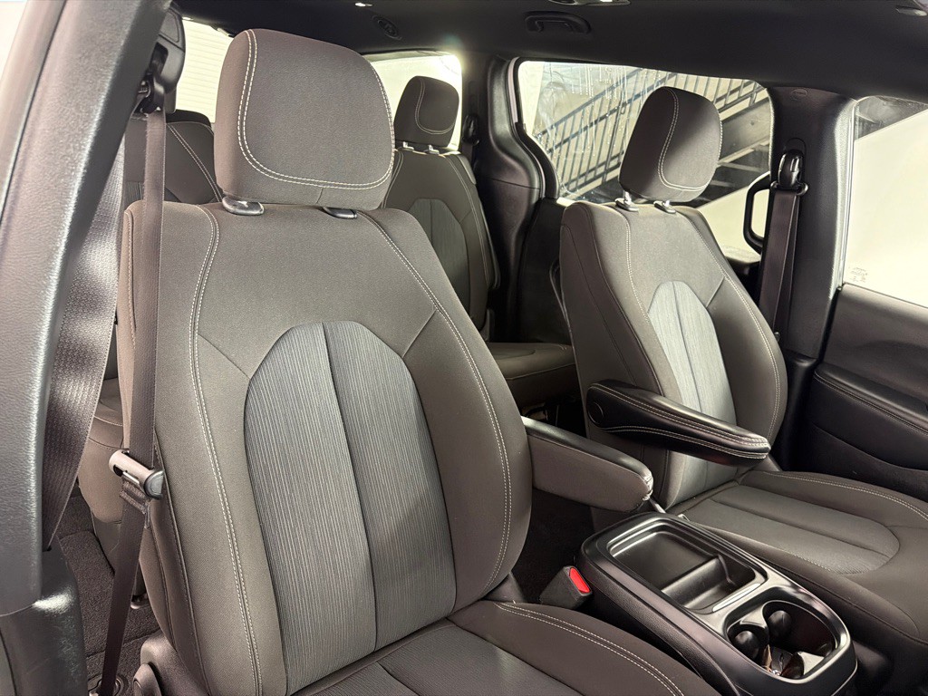 2023 Chrysler Pacifica Image 25