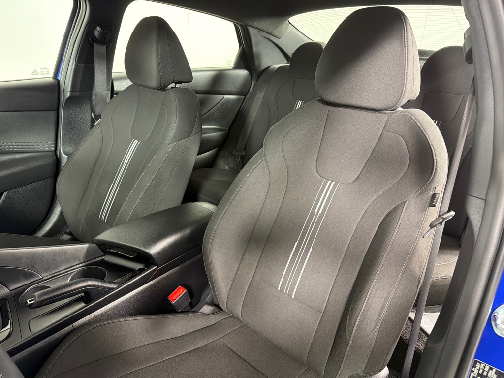 2025 Hyundai Elantra Image 13