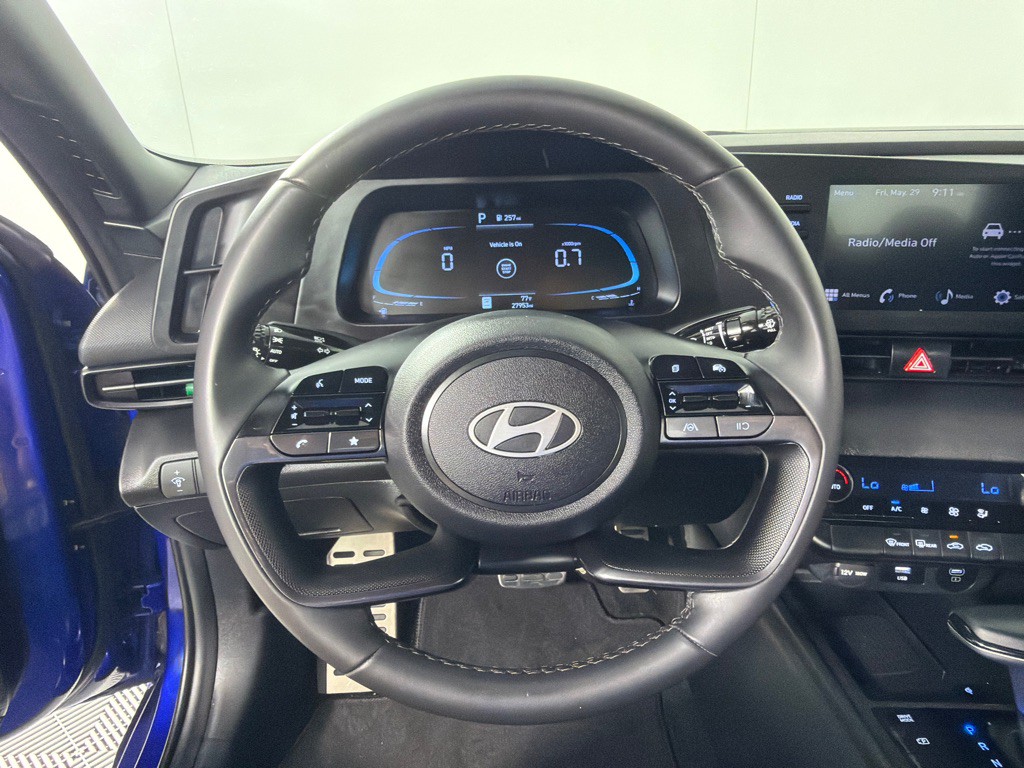 2025 Hyundai Elantra Image 15