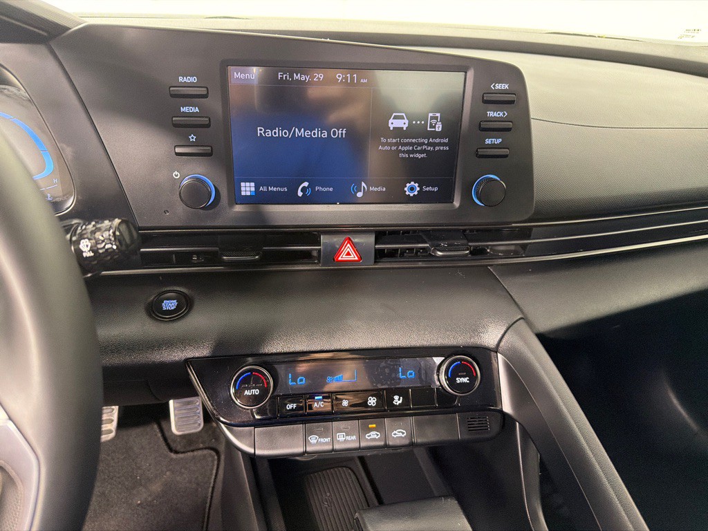 2025 Hyundai Elantra Image 16