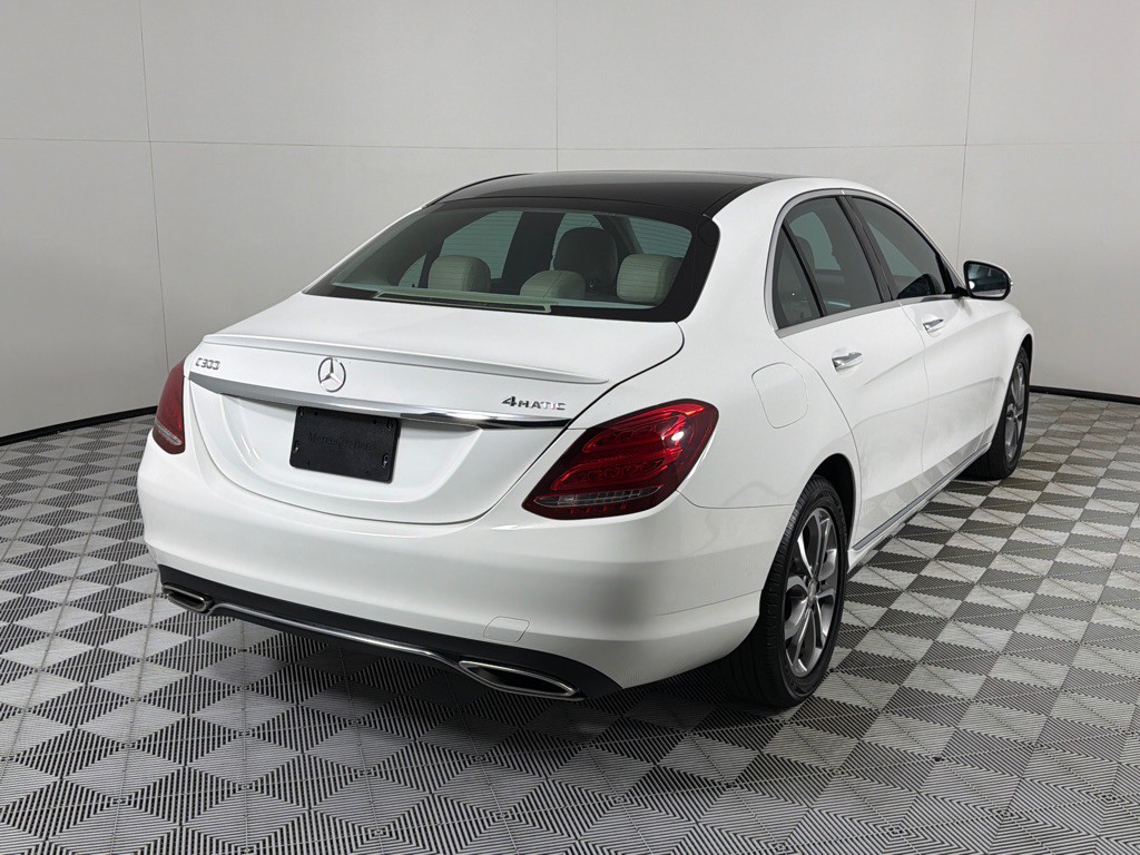 2016 Mercedes-Benz C-Class Image 5